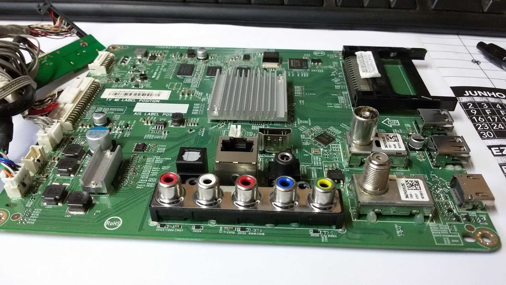 715g9237-m02-b00-0 05t tv philips32pfs5823-12... smart