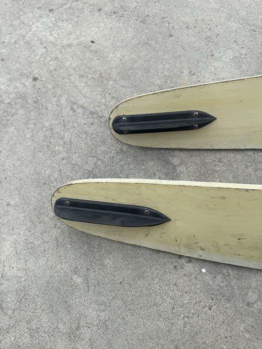 Ski aquatico em madeira