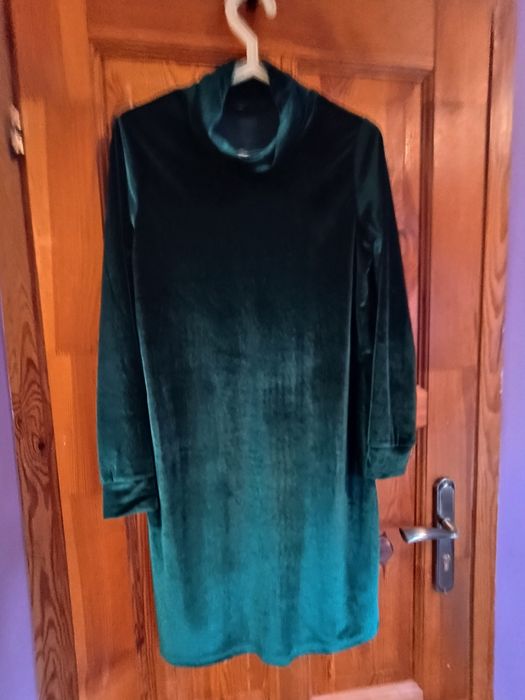 Sukienka  roz S długi rękaw