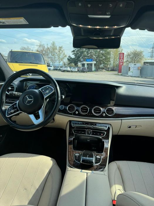 Продам MERCEDES E300