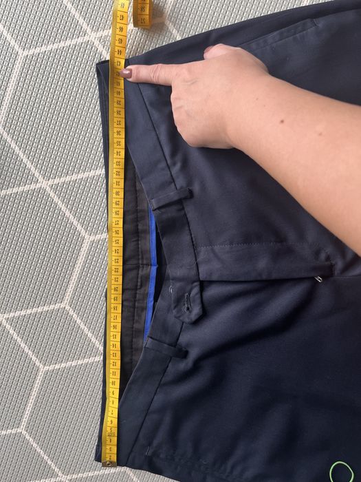 Granatowy klasyczny garnitur męski Zara