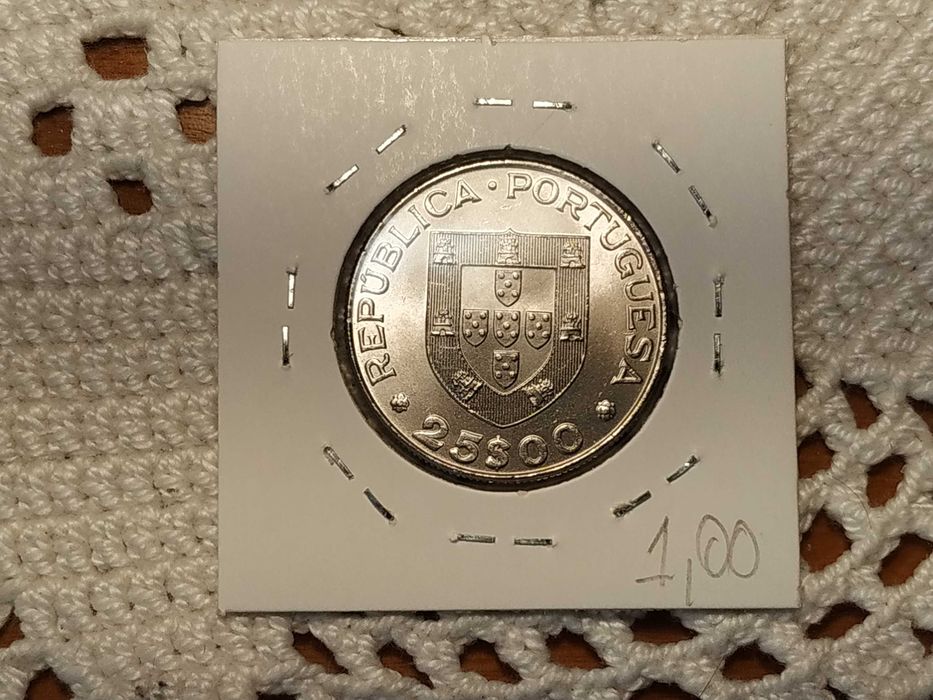 Portugal - moeda de 25 escudos de 1981 Ano Int. Deficiente