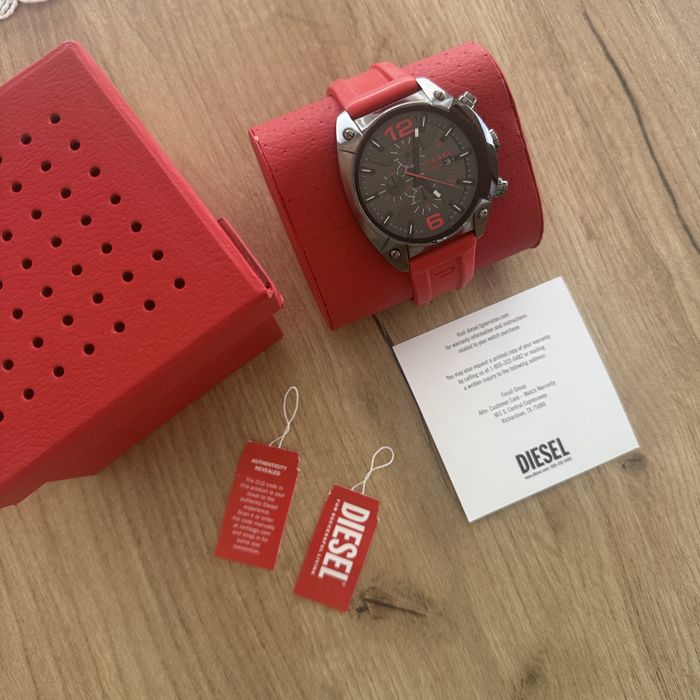 Diesel zegarek męski Overflow Chronograph czerwony