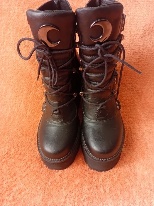 Ботинки на высокой платформе кожаные,размер 39