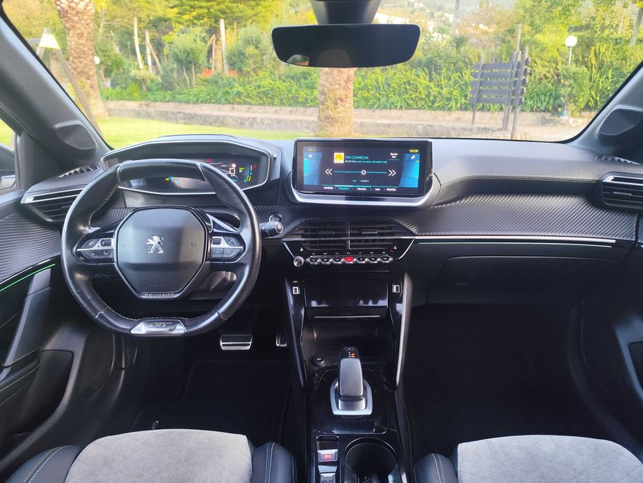 Peugeot e-208 GT - Todas as revisões na marca - Aceito Retoma