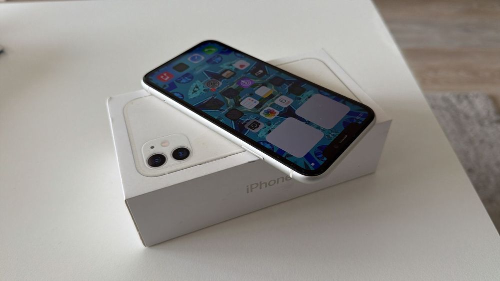 Vendo iPhone 11 64Gb Livre Branco