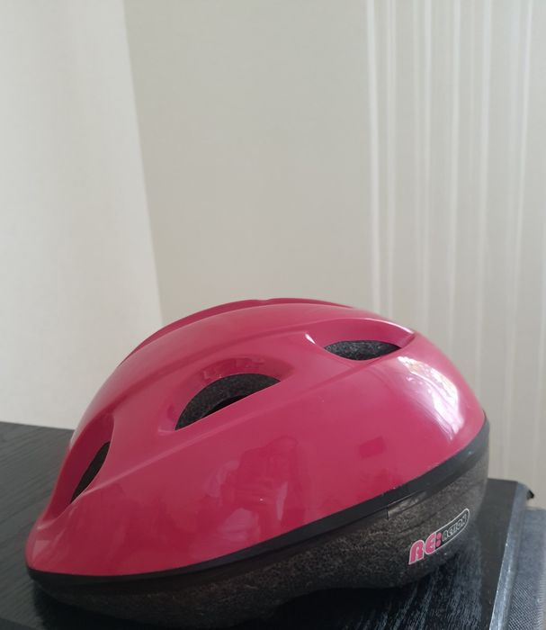 Продам  детский шлем для девочки, цвет фуксия