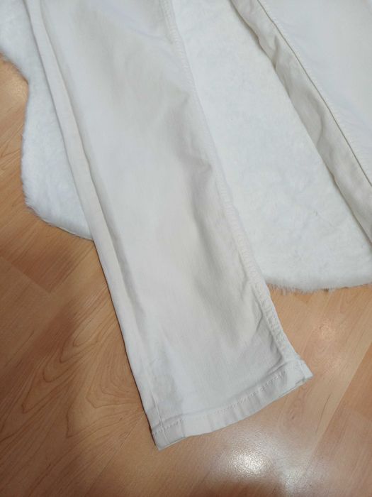 Białe spodnie jeansowe długie Massimo Dutti rozmiar M rurki basic elastyczne dopasowujące klasyczne
