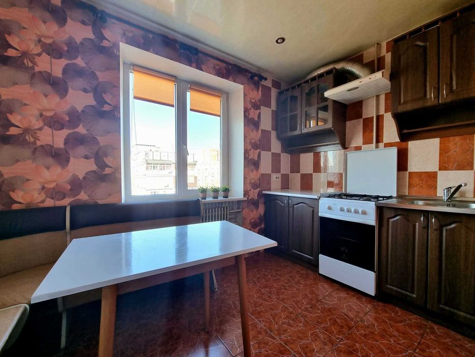 Продаж: ТЕПЛА, ВЕЛИКА, ГАРНА 2-кімн. квартира на ж/м Тополя-1