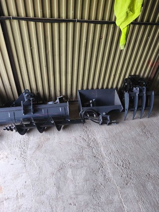 minikoparka silnik 3 cylindry