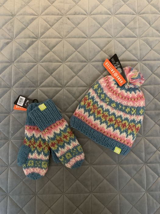 Piękna, wełniana czapka i rękawicaki HAND MADE z Islandii