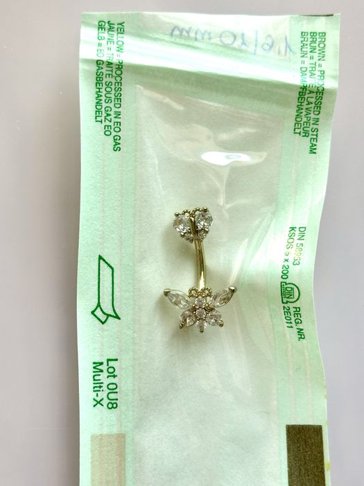 kolczyk do pępka motyl złoty z białym kryształem 1,6/10 mm