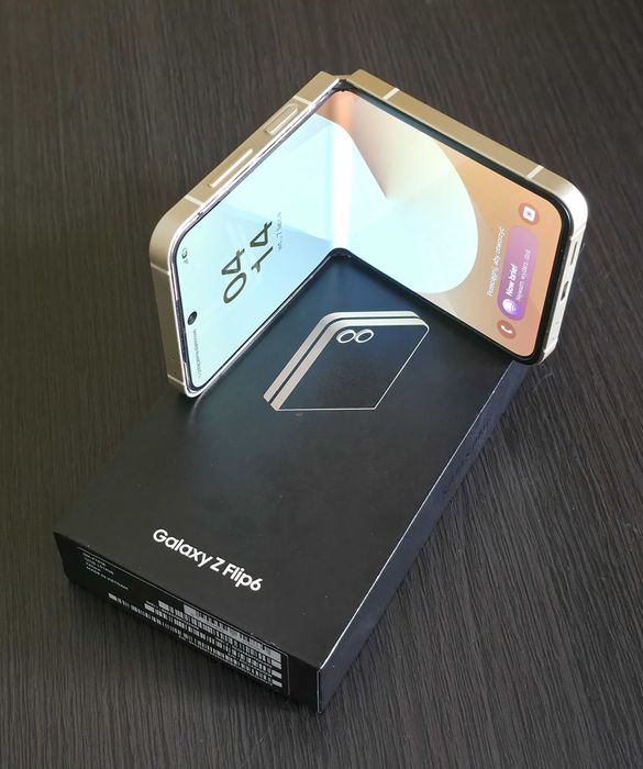 Samsung Galaxy Z Flip 6