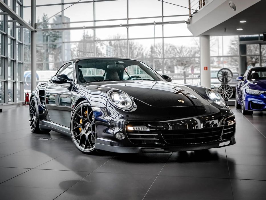 Porsche 911 TURBO S / 530 KM /
