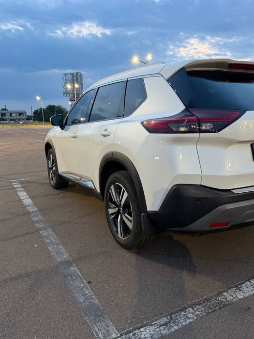 Nissan Rogue……..