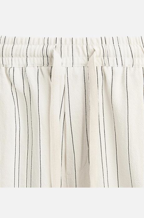 Шорти в смужку від бренду ZARA (розмір XL)