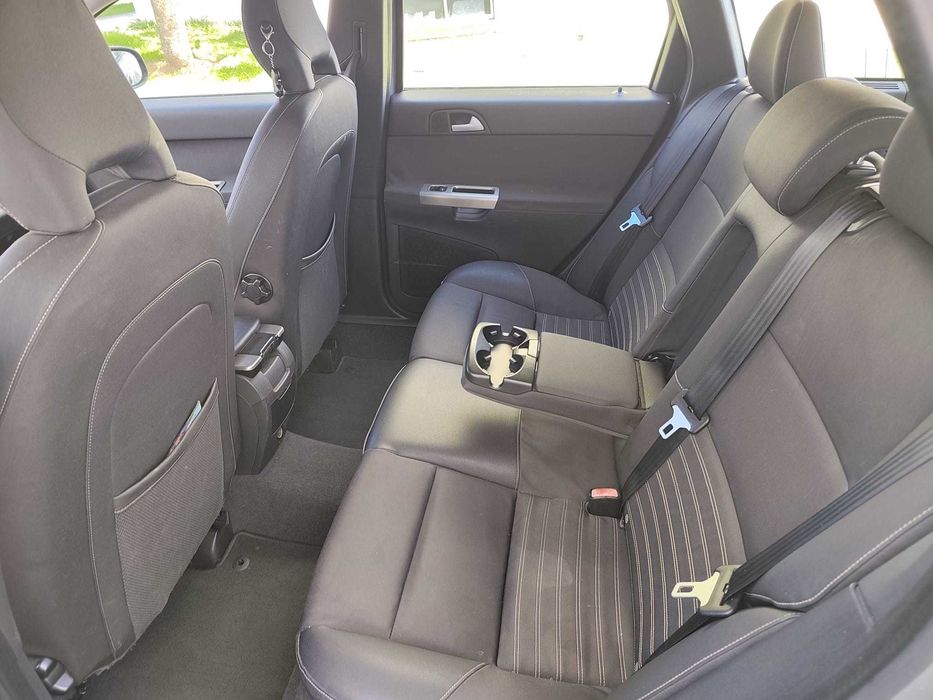 Volvo V50.