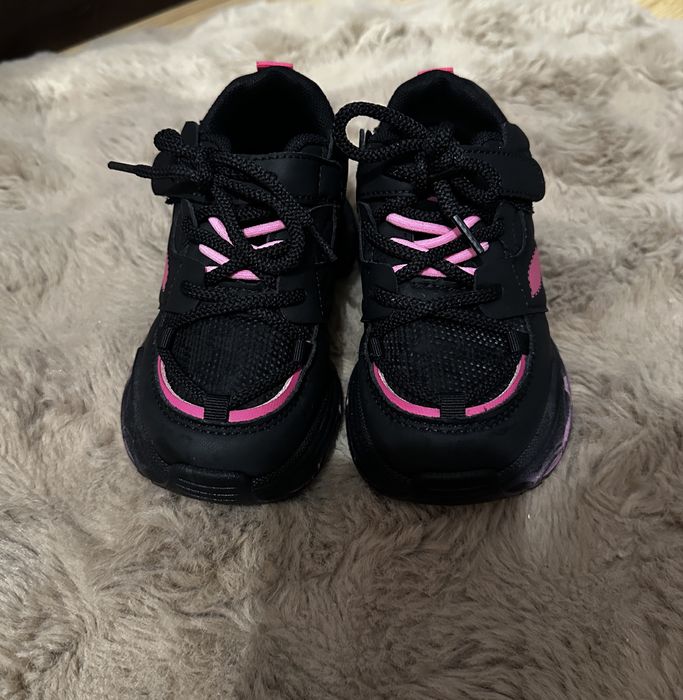 Кросівки на дівчинку 29 розмір демі 17,5 см