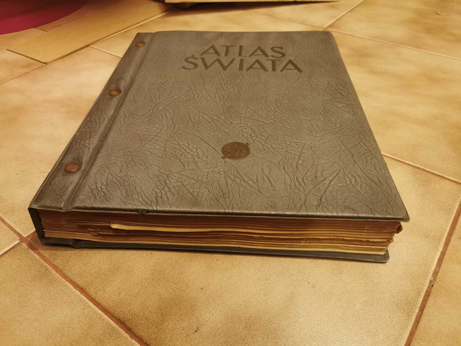 Duży Atlas Świata z 1962 roku