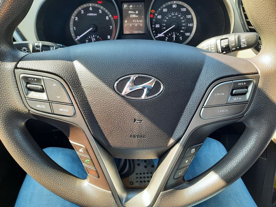 Продаю Hyundai Santa Fe 2016