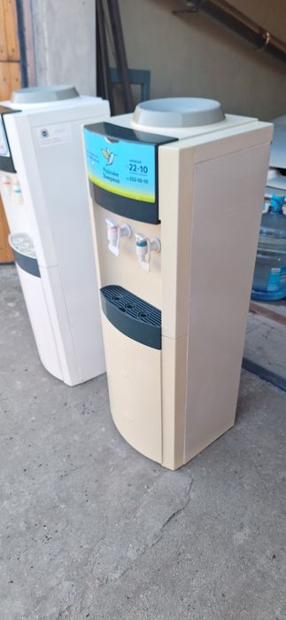 Кулір для води відмінний стан.