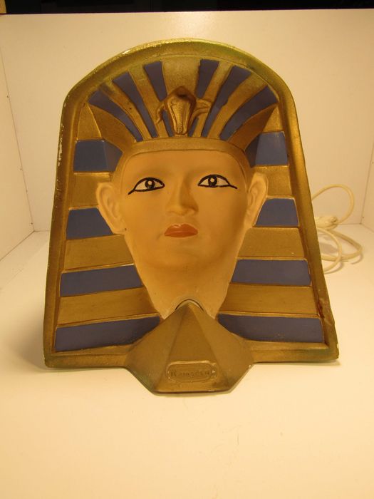 Gipsowa rzeźba - lampka z wizerunkiem faraona Ramzesa II