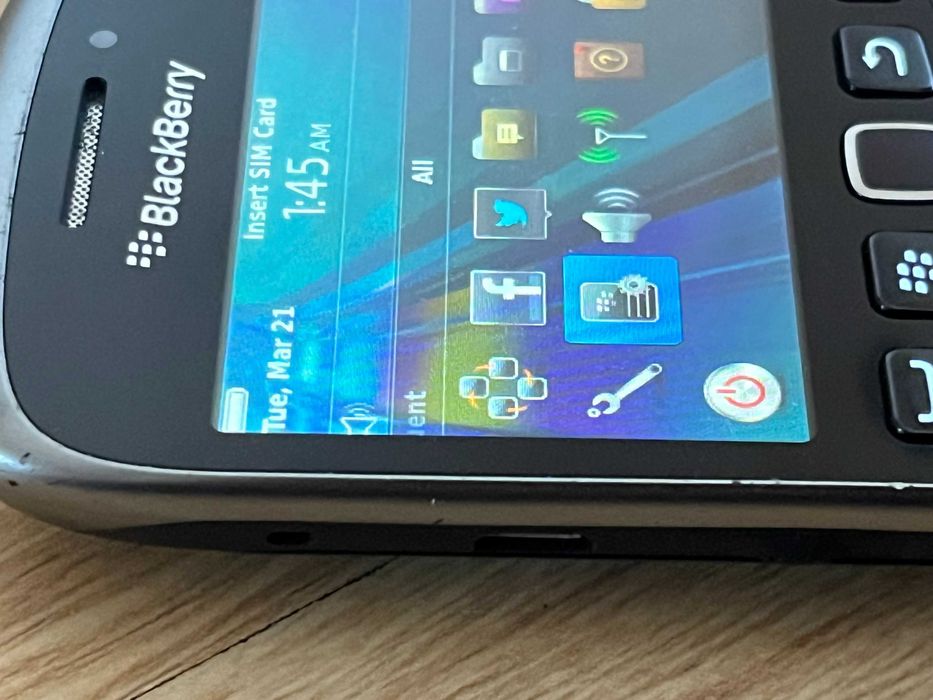 BlackBerry Curve 9320