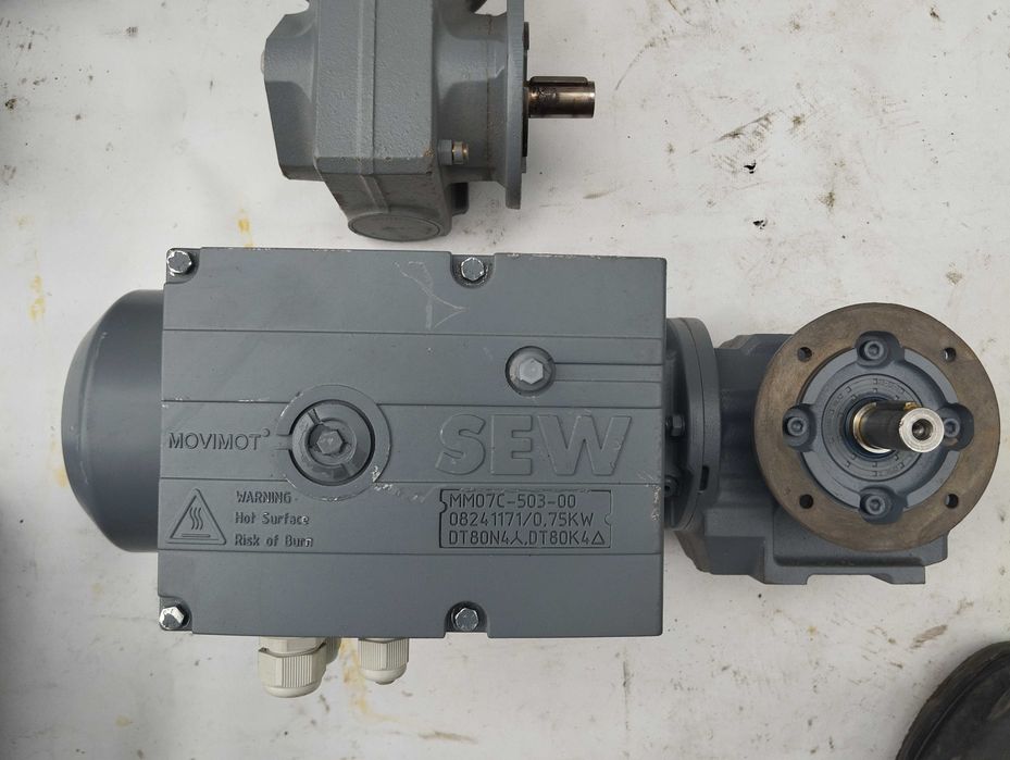 Motoreduktor z FALOWNIKIEM SEW z Regulacją obrotów Przekładnia Silnik