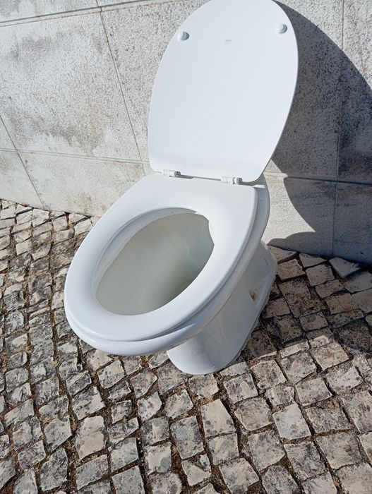 Vendo base de duche em cerâmica 80x80 a ou sanita ou bidé conforme as