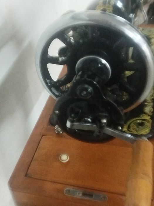 Maquina de costura antiga