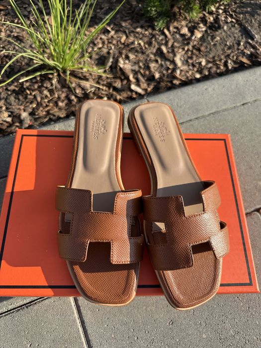 шльопанці у стилі Hermès Oran