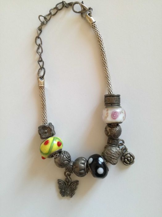 Pulseira com 11 berloques