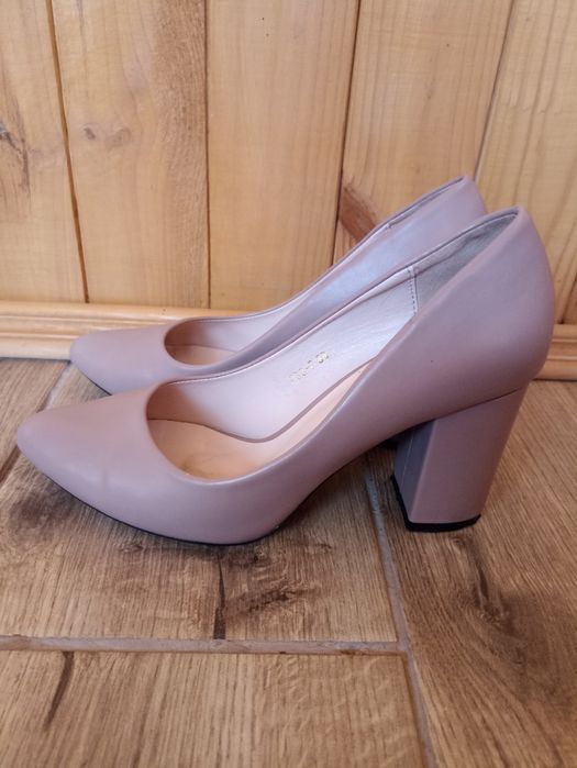 Продам туфлі жіночі