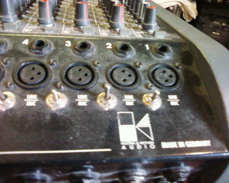 350Микшерный пульт Target 164, Hughes and Kettner Audio.