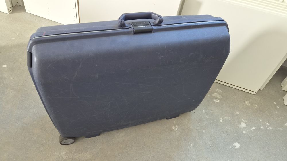 Walizka Pancerna Samsonite , Carlton