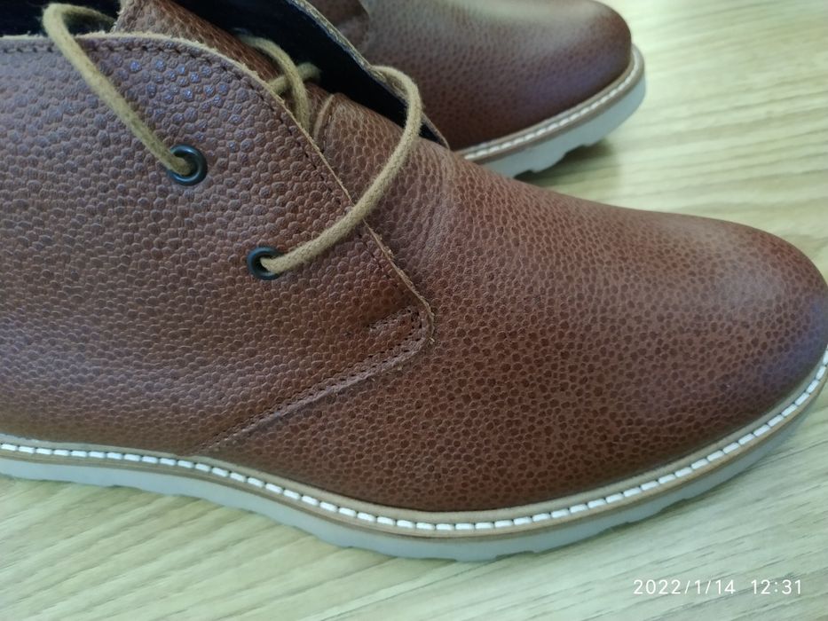 Botins em pele modelo Smart casual, totalmente novos