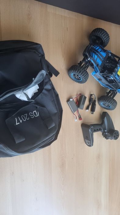 Carro rc 1:12 novo