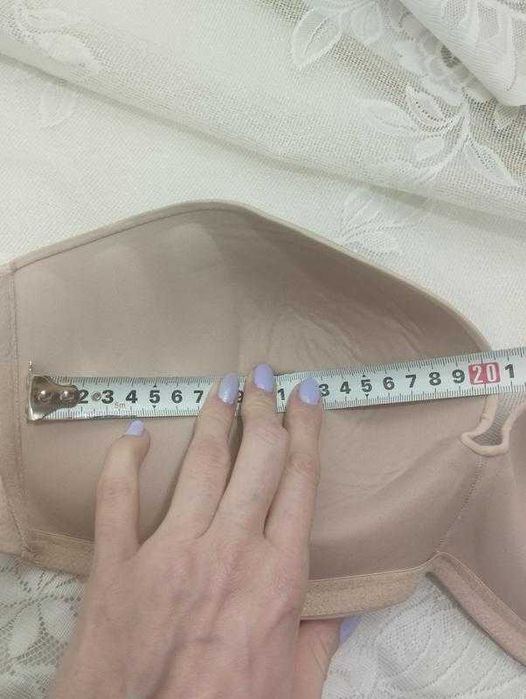 Ліф бюстгальтер без бретелей бежевий
Wonderbra