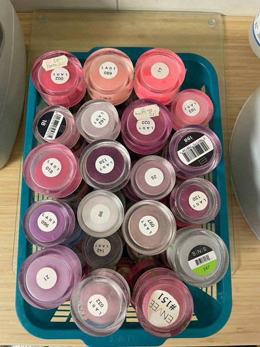 Pudry kolorowe manicure tytanowy