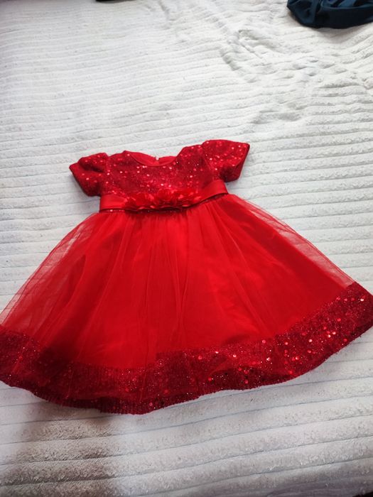 Святкова сукня Червона