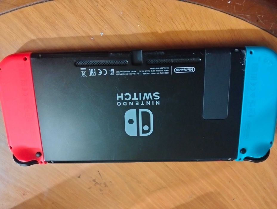 Nintendo Switch V1 Desbloqueada vendo ou troco aceito propostas