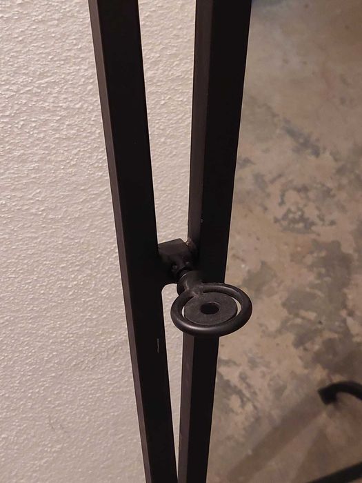 Espelho Grande de Pé em Ferro de Dupla Face