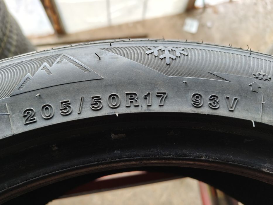 205/50R17 93V TriStar SnowPower UHP         Z710/30C