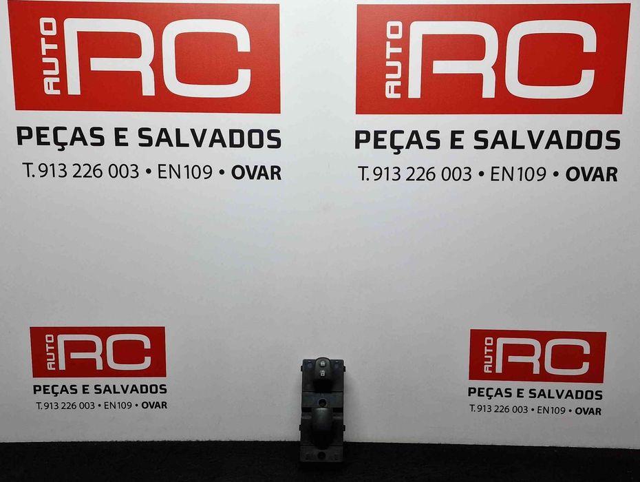 Comando / Botão / Interruptor Vidros Frente Direito - NISSAN JUKE