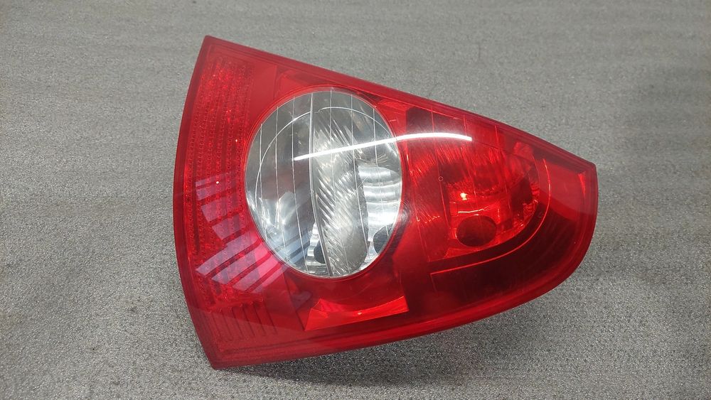 Farolim direito RENAULT Clio II (BB0/1/2_, CB0/1/2_)