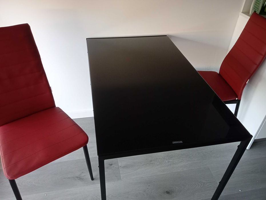 Mesa de jantar tampo em vidro