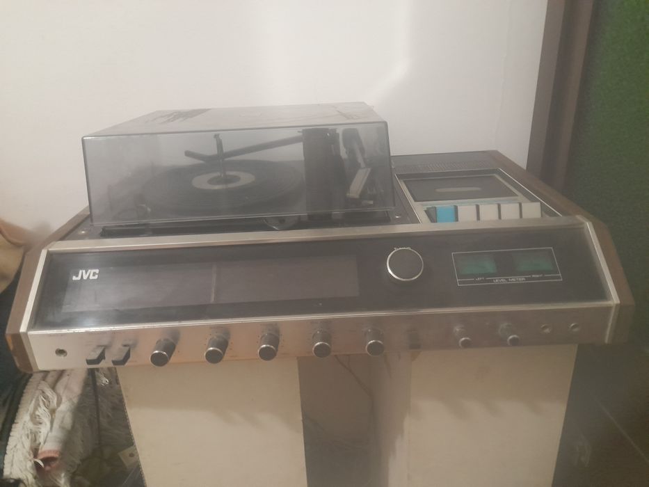 Radio de gira discos  antigos.