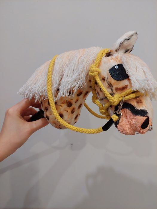 Hobby horse a5 z kijem I akcesoriami Tarant hhss