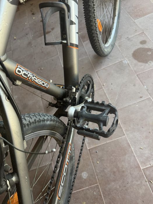 Bicicleta preta tamanho normal