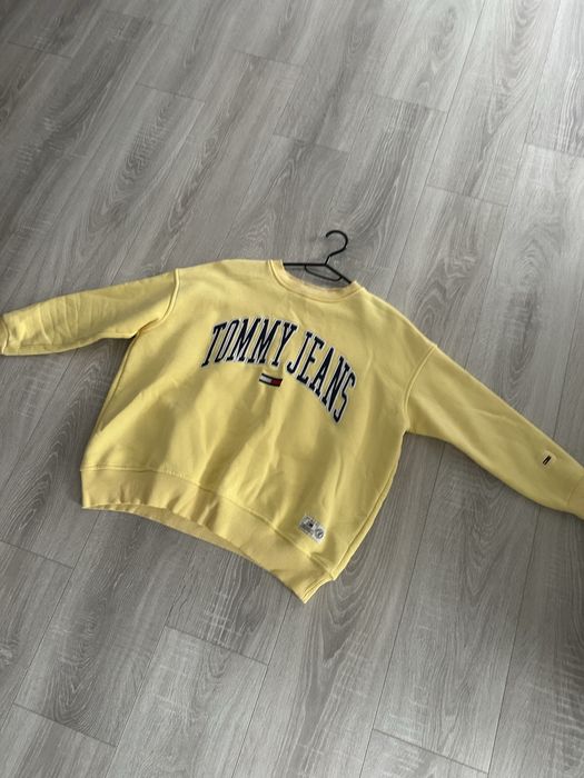 Жовта кофта Tomy Hilfiger невеличкий дефект заду